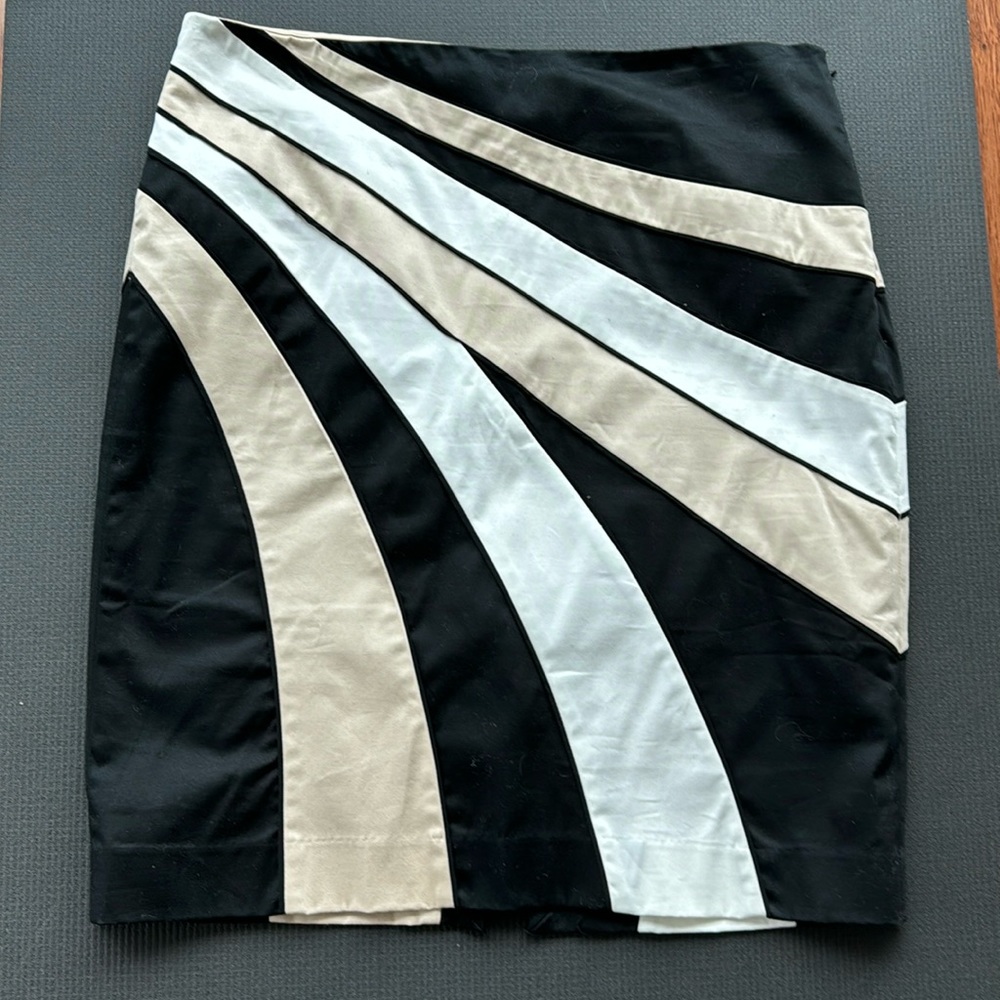 White House Black Market mid length lined skirt